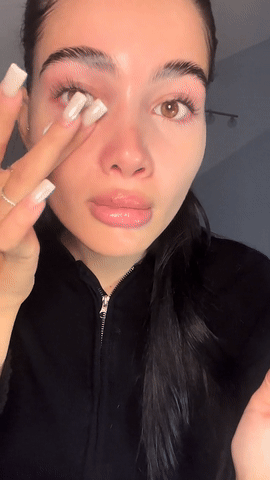 Snaptik.app_7326566057789902113-ezgif.com-video-to-gif-converter (1)